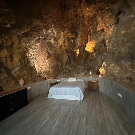 Casa Cueva 