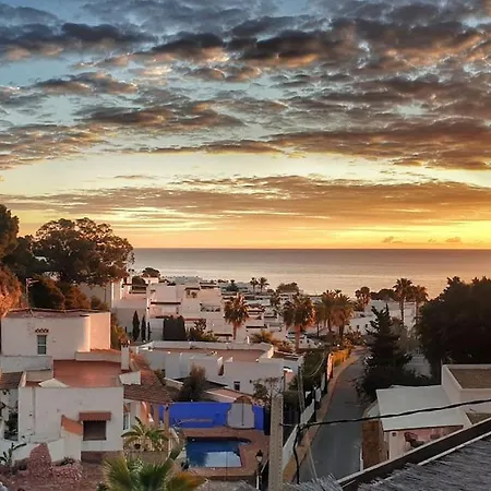 Con Vistas Al Mar Y La Montana En Apartment *