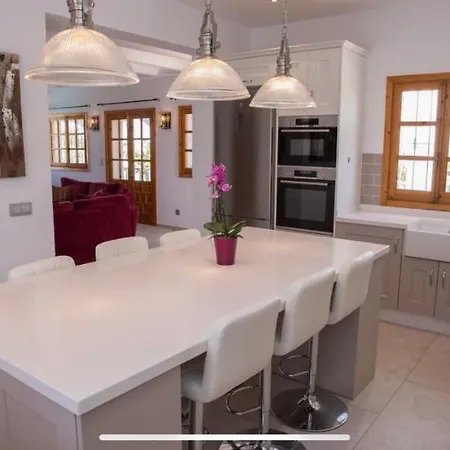 Guest house With Private Pool And Amazing Mountain And Sea Views No Young Groups Allowed