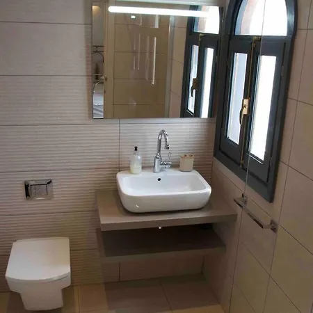 With Private Pool And Amazing Mountain And Sea Views No Young Groups Allowed Guest house