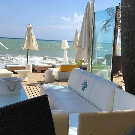 Oasis 4 - - Sleeps 4 Apartment