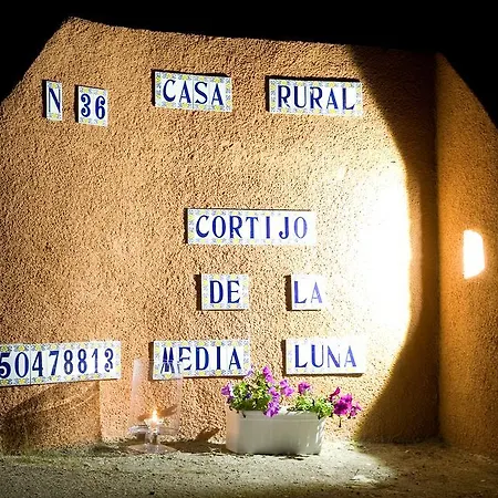 Country house Cortijo De La Media Luna