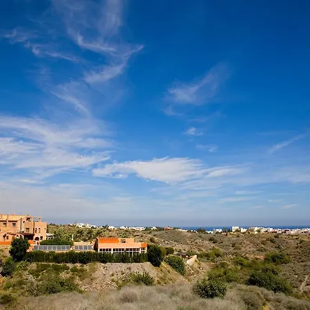 Cortijo De La Media Luna Country house *