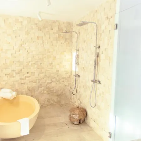 Botaniq Boutique Hotel