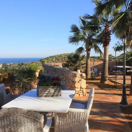 Cortijo De La Media Luna Country house *