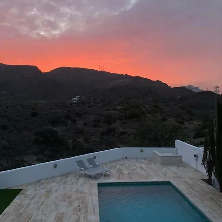 With Private Pool And Amazing Mountain And Sea Views No Young Groups Allowed Guest house *