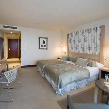 Hotel De 4*