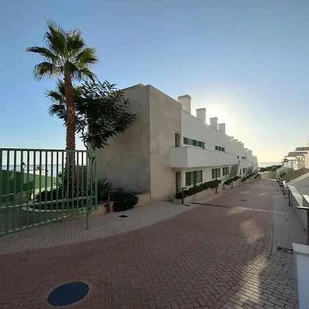 La Invencible 1ª Linea Playa Apartment