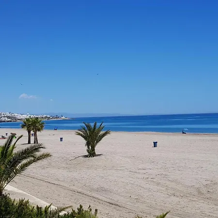 Apartment South Facing Apartment, Fantastic Sea Views,terrace, 300m