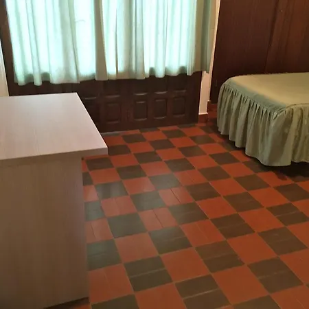 Hostel Pension Provenzal *