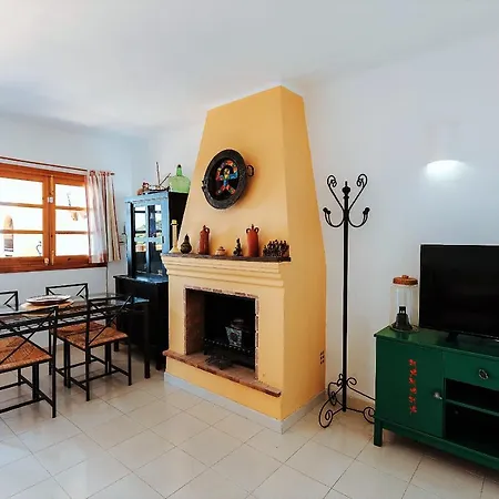 House With Terrace, Amazing Views And Private Shared Pool Holiday home