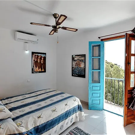 House With Terrace, Amazing Views And Private Shared Pool Holiday home *