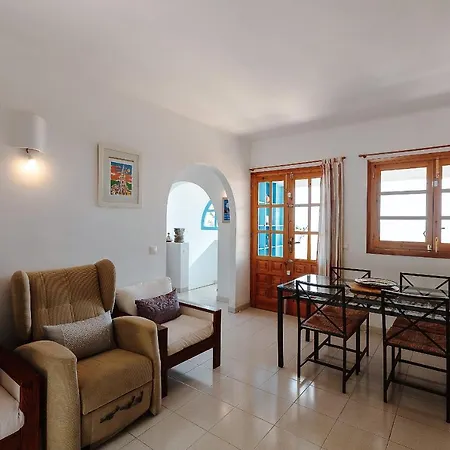 House With Terrace, Amazing Views And Private Shared Pool *