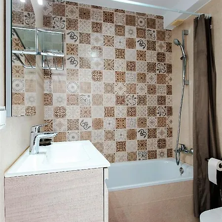 House With Terrace, Amazing Views And Private Shared Pool
