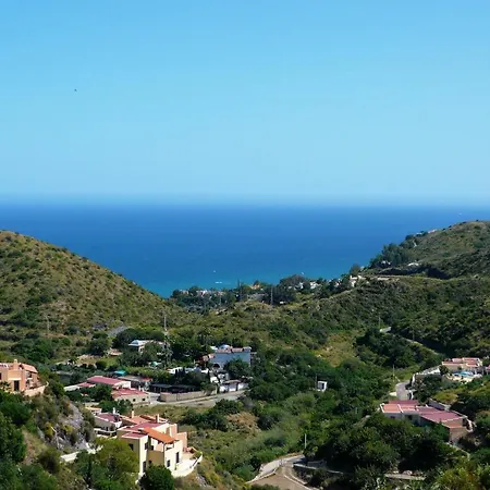 House With Terrace, Amazing Views And Private Shared Pool Holiday home
