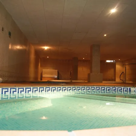Oasis Tropical Hotel