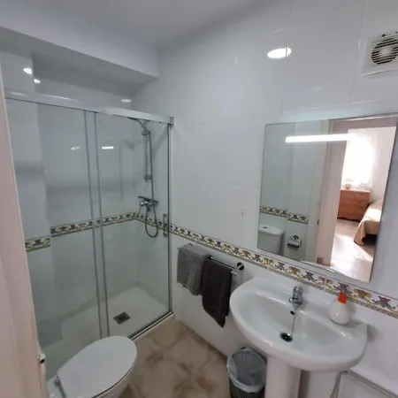 Apartment South Facing Apartment, Fantastic Sea Views,terrace, 300m *