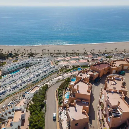 Con Vistas Al Mar Y Piscina Holiday home