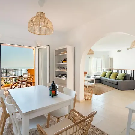 Con Vistas Al Mar Y Piscina Holiday home *