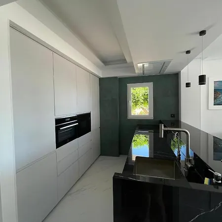 Sunshine Apartment *