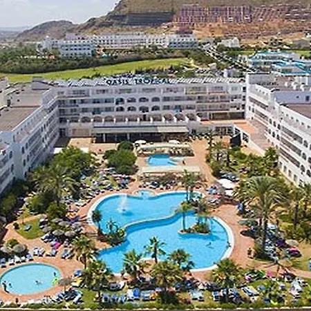 Hotel Oasis Tropical