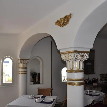 Boutique Mamabels Hotel 2*