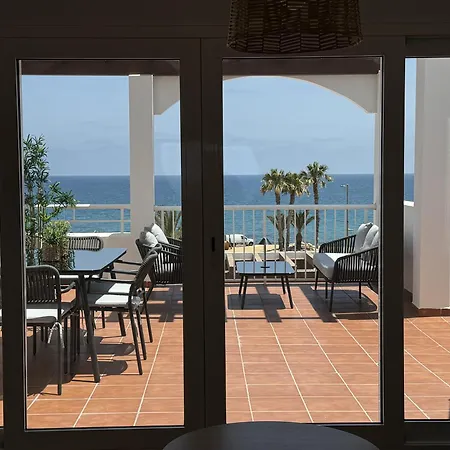 Con Piscina Frente Al Mar En Playa Mojacar