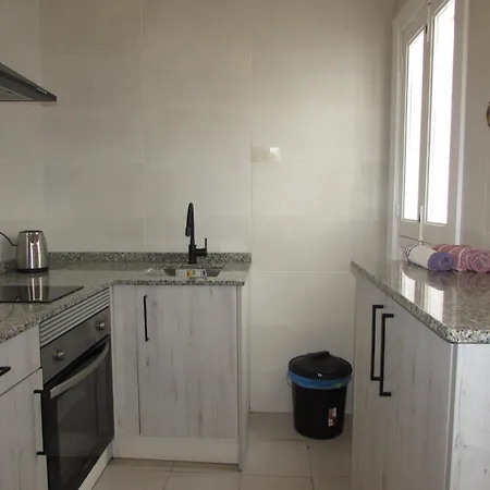 Apartamento And *