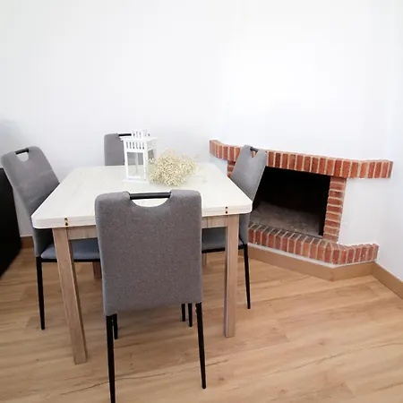 Luna De Apartment