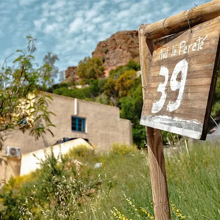 House With Terrace, Amazing Views And Private Shared Pool