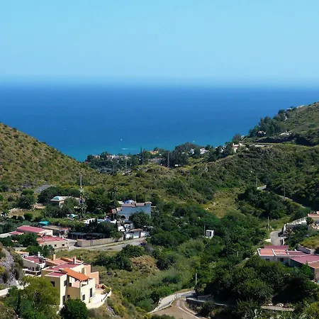 House With Terrace, Amazing Views And Private Shared Pool Holiday home