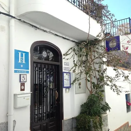 Casa Justa Pensión 2*