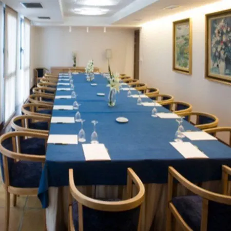 Hotel De 4*