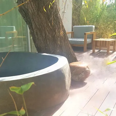 Botaniq Boutique Hotel *