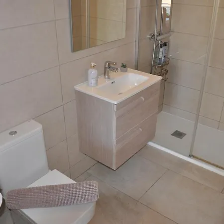 Near The Beach With Private Pool Apartment *