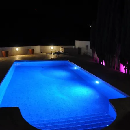Apartment Near The Beach With Private Pool
