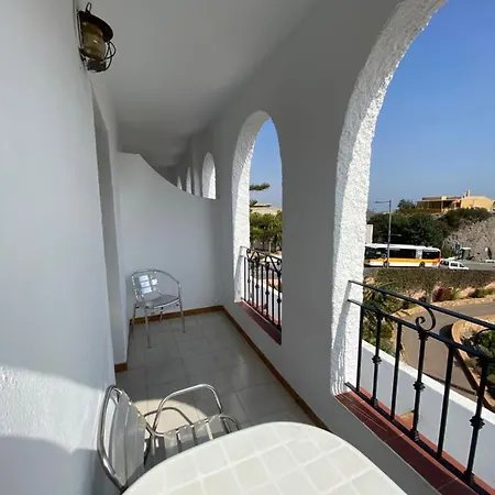 Simon Hotel *