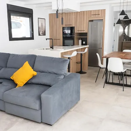 Bajo Con Patio, Calle Canada Aguilar 10 Apartment *