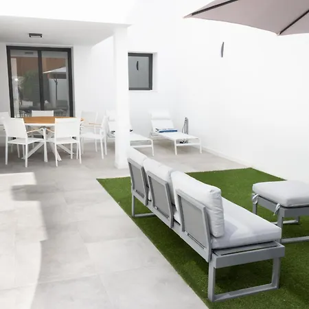 Bajo Con Patio, Calle Canada Aguilar 10