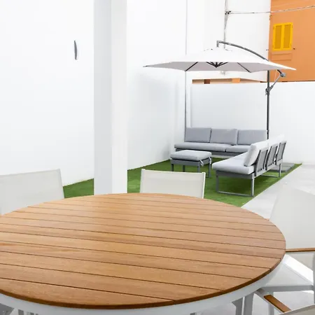 Bajo Con Patio, Calle Canada Aguilar 10 Apartment *