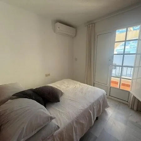 2 Bedroom Townhouse - - Sleeps 4 - R018