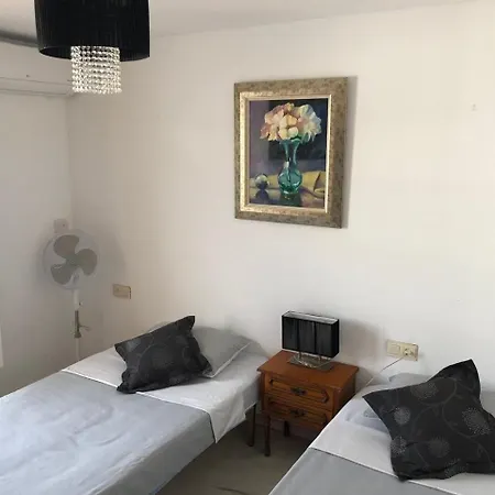 2 Bedroom Townhouse - - Sleeps 4 - R018