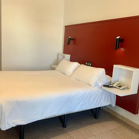 Hospedium Continental 3*
